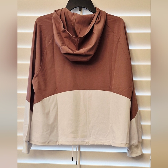 NWT UA Jacket Rain Wind Running Women's Two-Tone Full Zip W Hood Large - Picture 5 of 5